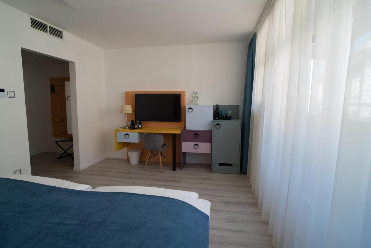Hotel Civitas ショプロン エクステリア 写真