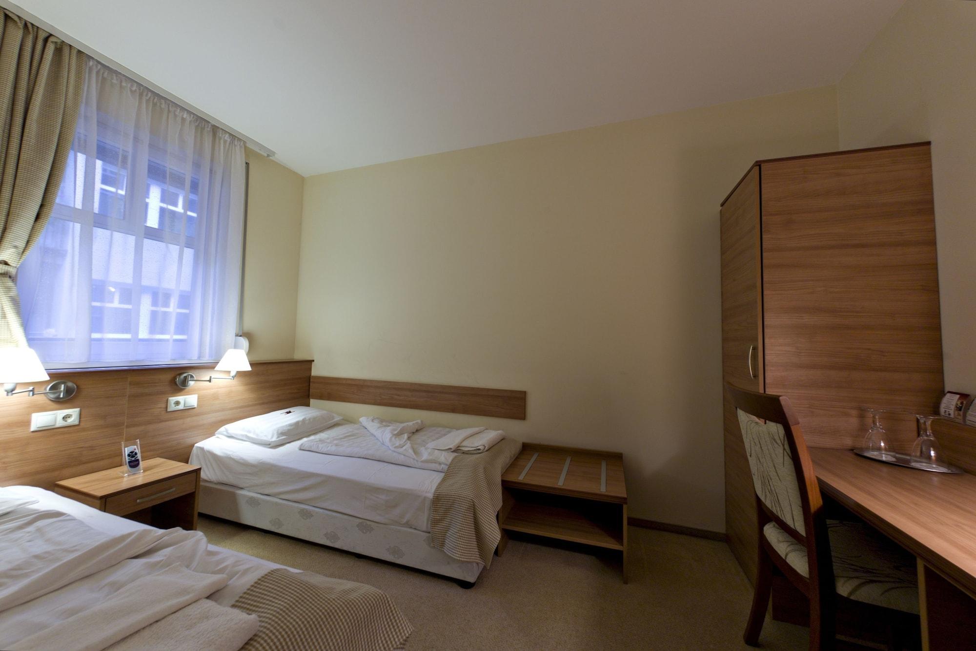 Hotel Civitas ショプロン エクステリア 写真