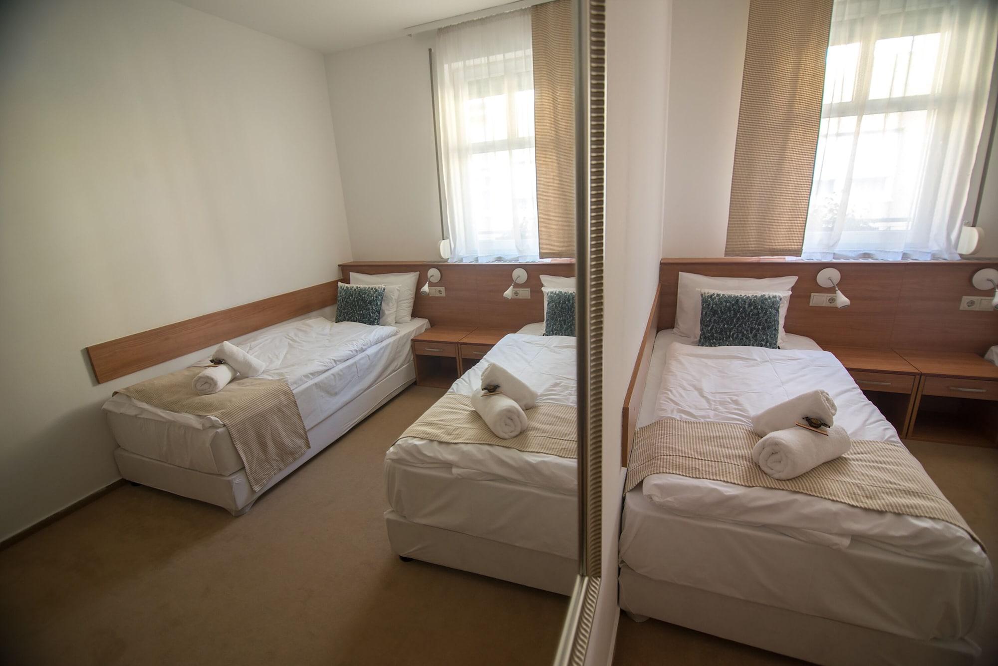 Hotel Civitas ショプロン エクステリア 写真