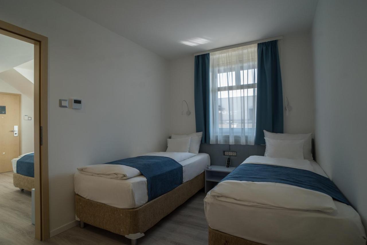 Hotel Civitas ショプロン エクステリア 写真