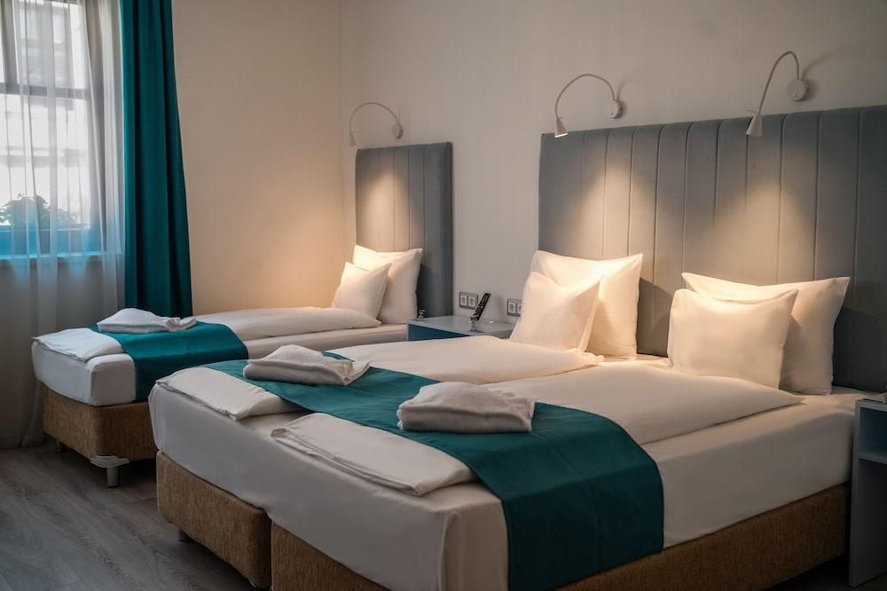 Hotel Civitas ショプロン エクステリア 写真