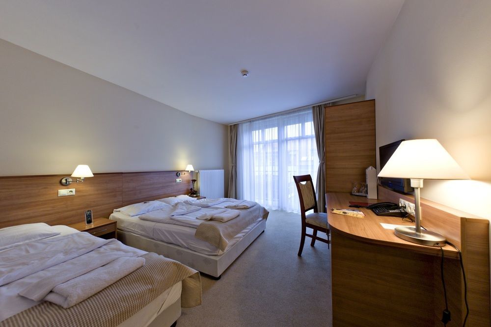 Hotel Civitas ショプロン エクステリア 写真